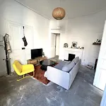 Ecusson - Duplex Lumineux Et Climatise Dans Particulier モンペリエ