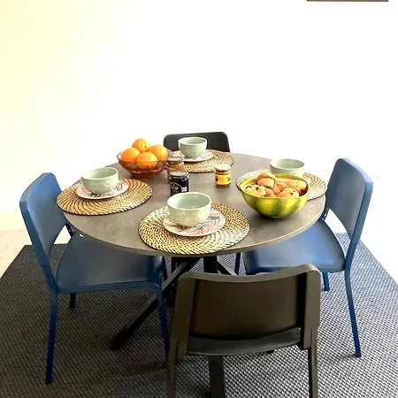Apartment Ecusson - Duplex Lumineux Et Climatise Dans Particulier *