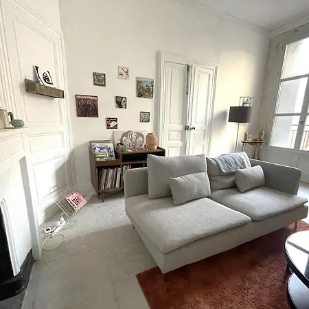 Ecusson - Duplex Lumineux Et Climatise Dans Particulier *
