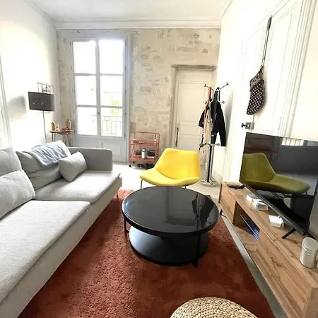 Apartment Ecusson - Duplex Lumineux Et Climatise Dans Particulier *