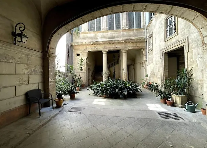 Ecusson - Duplex Lumineux Et Climatise Dans Particulier 아파트 *