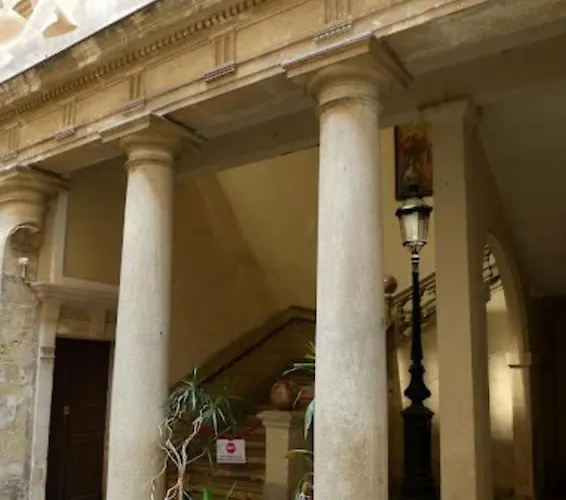 아파트 Ecusson - Duplex Lumineux Et Climatise Dans Particulier